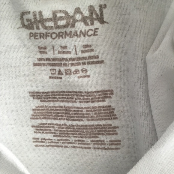 Gildan Women’s White Tops Size Medium . $25 - Picture 9 of 9